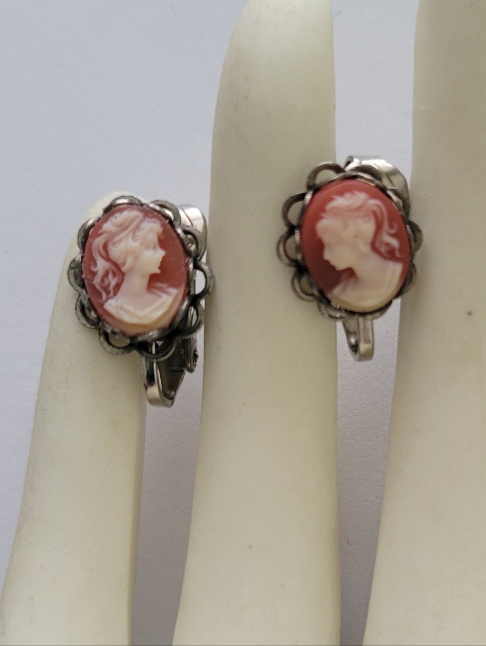 Vtg silver tone orange white Cameo clip on Earrings